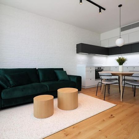 Sky Park New 1-Bedroom Apartment Bratislava Exterior foto