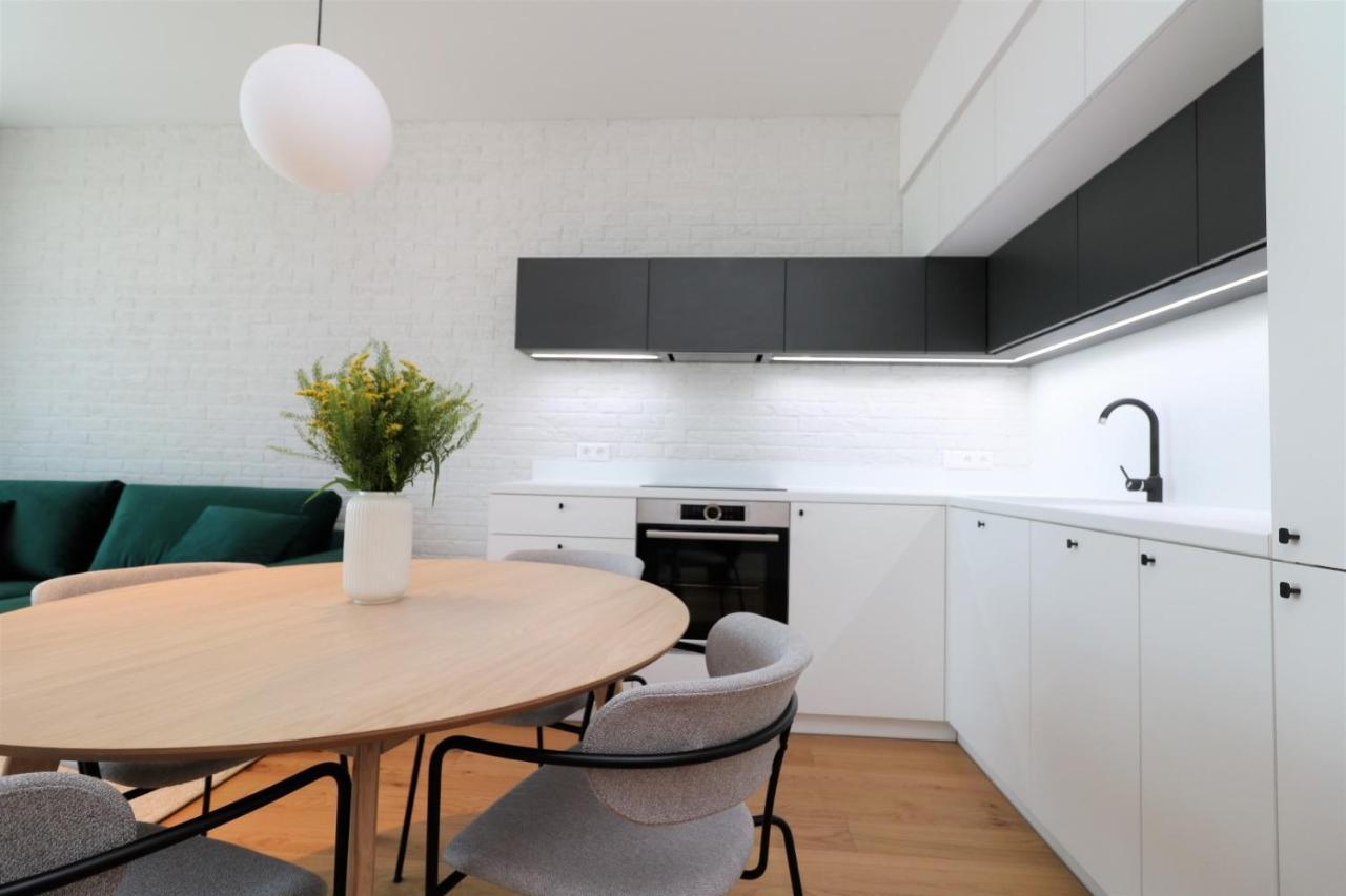 Sky Park New 1-Bedroom Apartment Bratislava Exterior foto